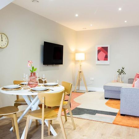 Guestready - Encantando O Apartamento 2Br No Newmarket Hall Dublin Kültér fotó
